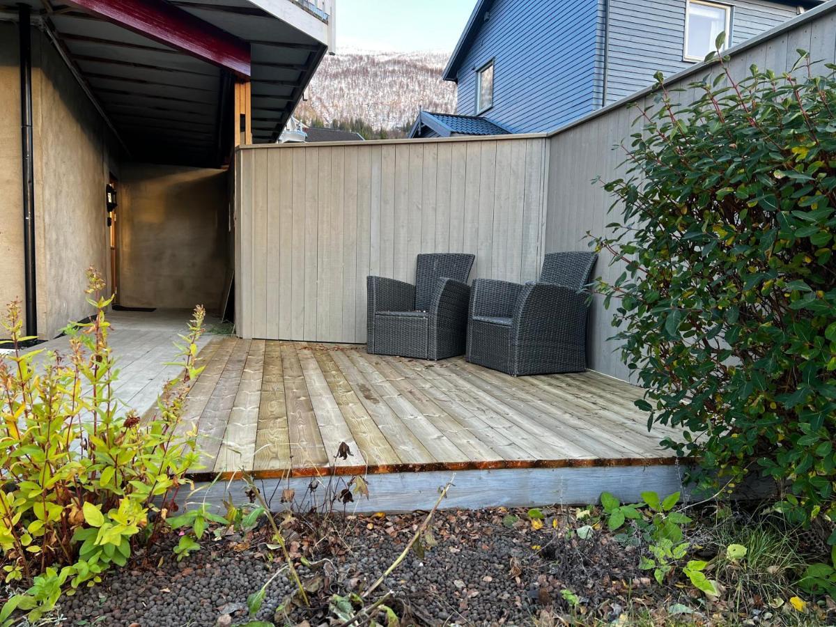 Liten Kjellerleilighet. Landlig Rolig Omrade. Tromso Bagian luar foto
